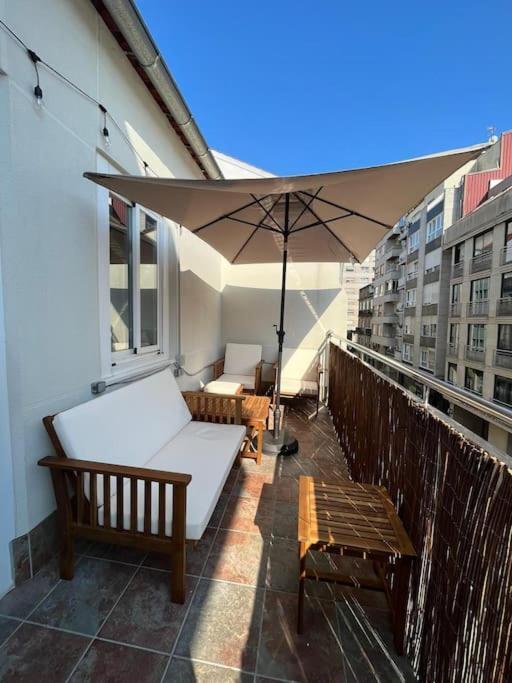 Atico Vintage Con Terraza Apartment Vigo Exterior photo